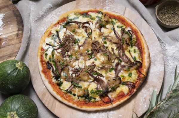 Pizza Vitello e Cipolla - Imagen 2