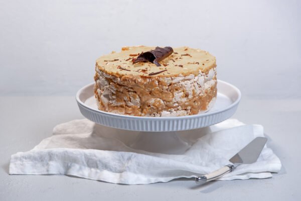 Torta Merengue Lúcuma
