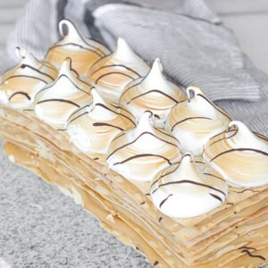 Torta Hojarasca manjar meregue